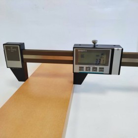 gauges for linear measurements (digital display)